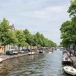 Leiden Love Cabin
