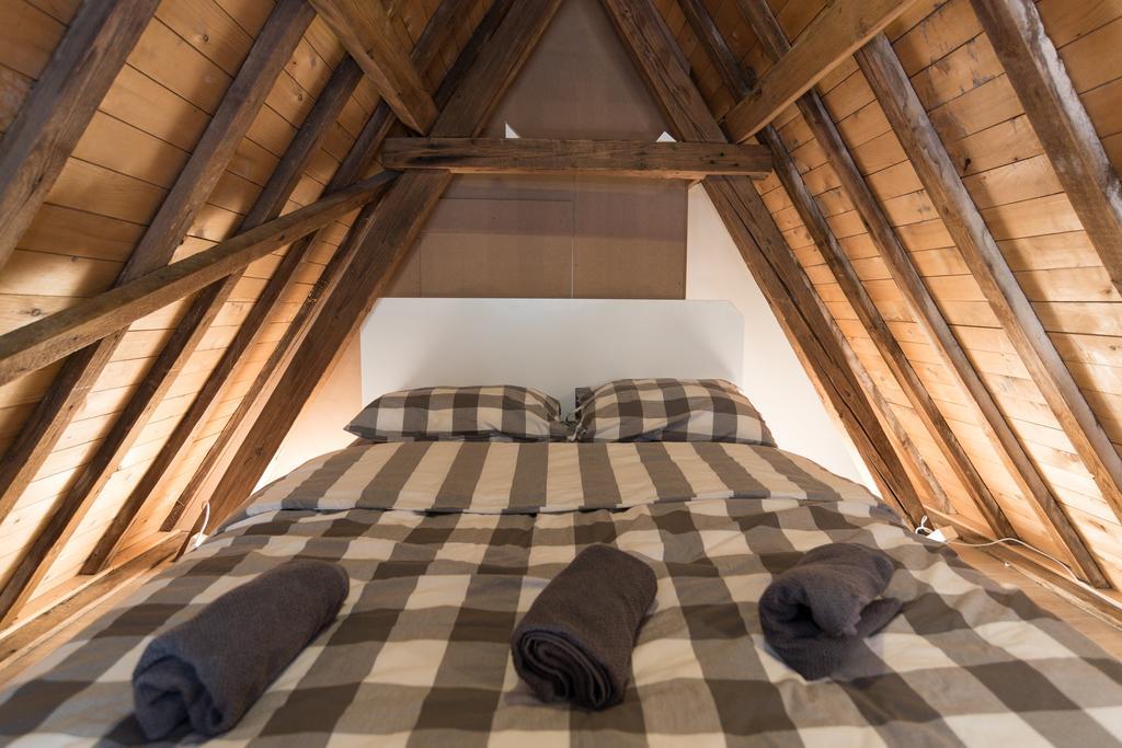 Love Cabin